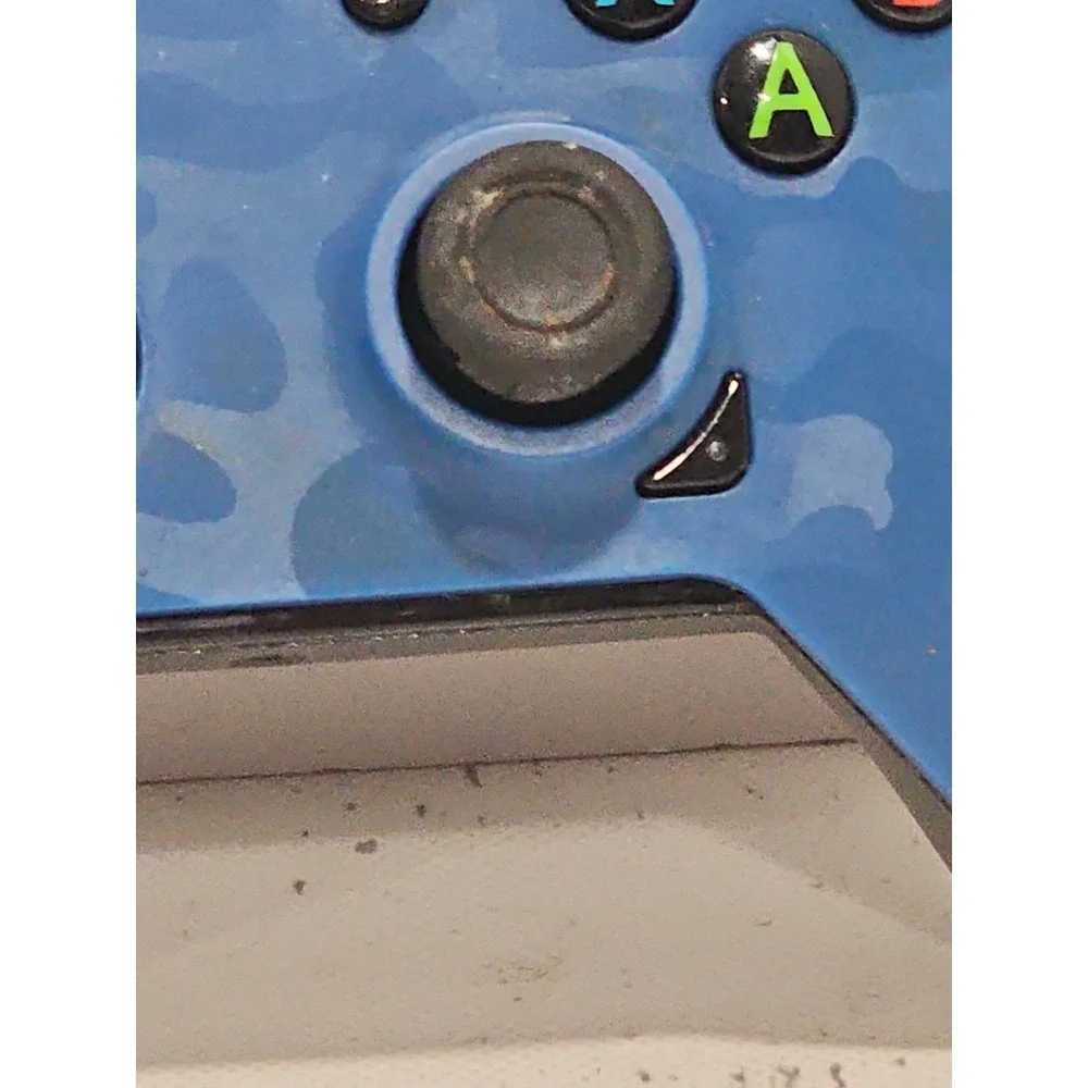 Microsoft Xbox Wireless Controllers Lot of 4 Tested Working